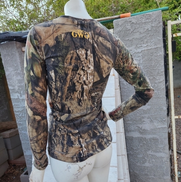 GIRLS WITH GUNS GWG Camo Print Long Sleeve V Neck Shirt - Picture 7 of 8